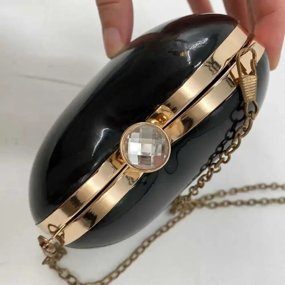 Dancing Days Black Heart Clutch | Black PU & Chain Strap OS